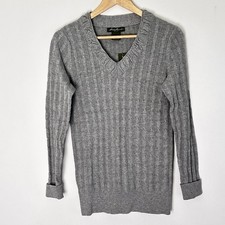 Eddie Bauer Cable Knit V Neck Gray Sweater Size Medium Classic Neutral NEW A97