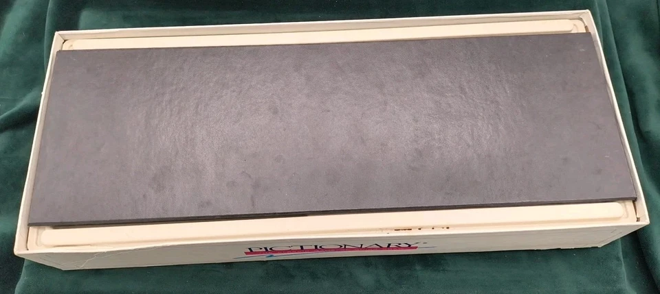 Pictionary 1993 edición años 90 - faltan reglas y dos motores Foto 2 de 4