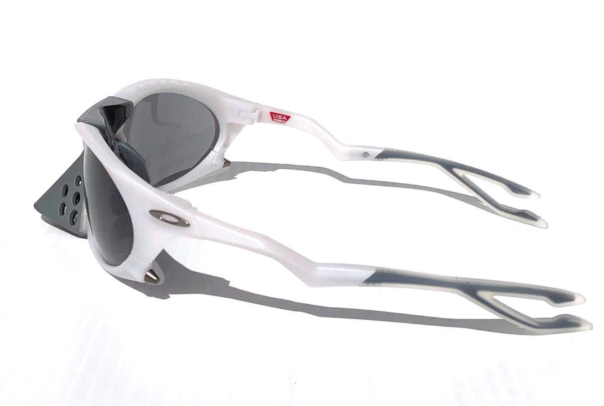 NEW Oakley PLANTARIS Matte Vapor White PRIZM Grey Lens Sunglass