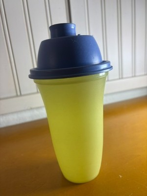 Tupperware QuickShake Gravy Shaker  #844-4 Yellow Vintage blue lid no insert