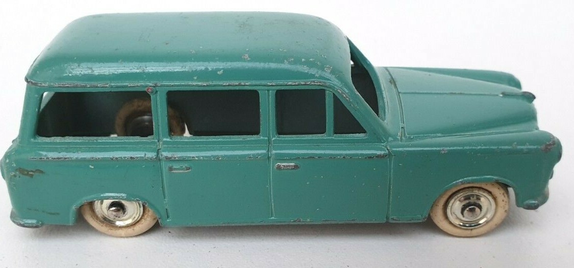 Dinky toys - Peugeot 403 - Année: 1956