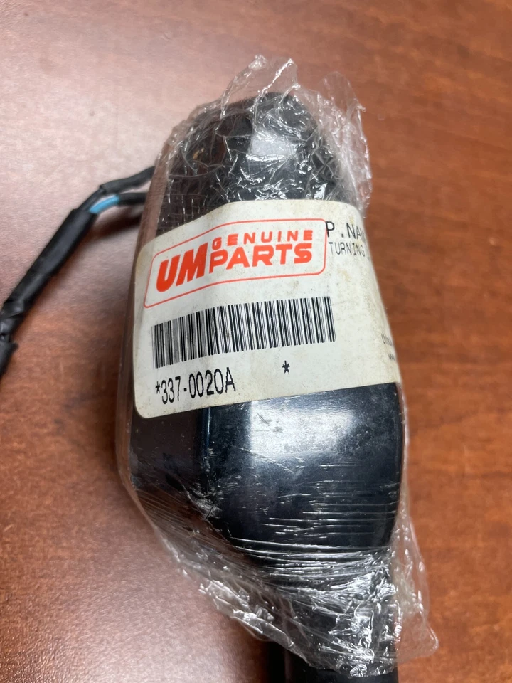 UNITED MOTOR НОВЫЙ ПРАВЫЙ ЗАДНИЙ ПОВОРОТНИК МИГАЛКА MATRIX II 150 FASTWIND 220R - Изображение 3 из 4