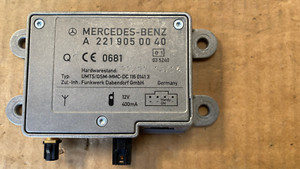 Mercedes SLK250 R172 Steuergerät Antennenverstärker A2219050040