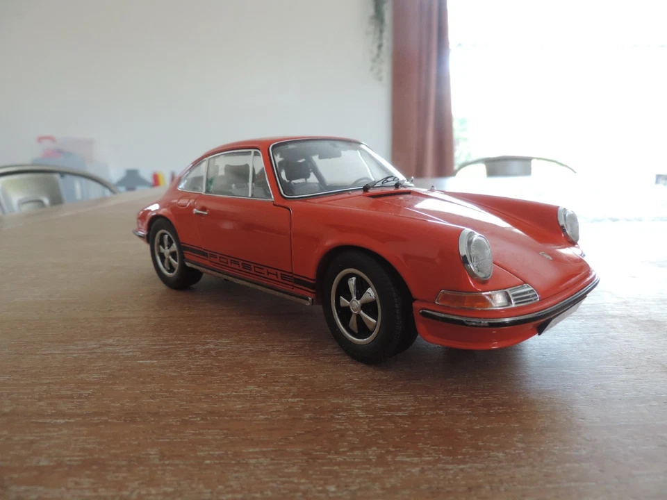 Porsche 911 2,4l S ORANGE SCHUCO 1/18 - Photo 4/4