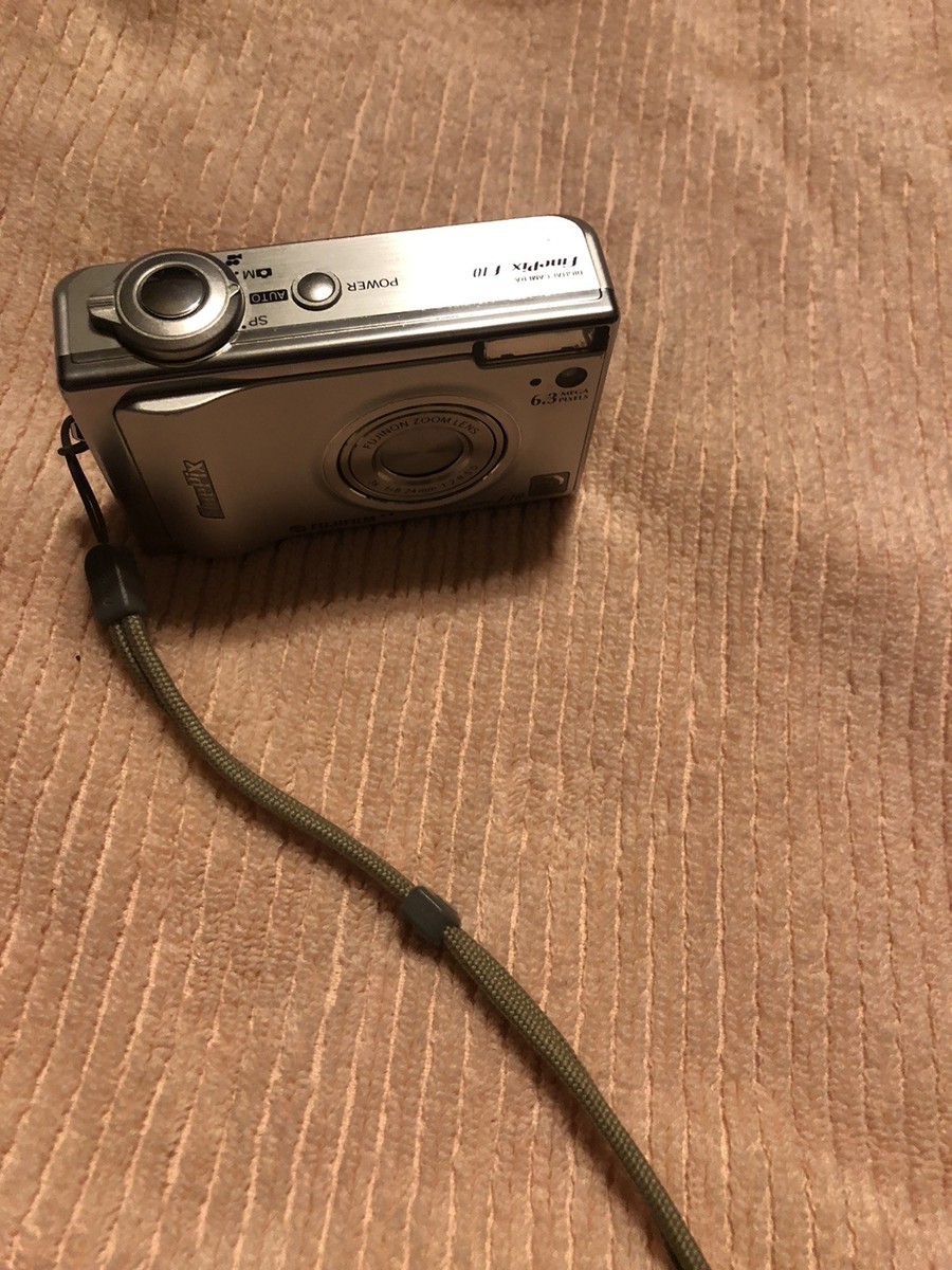 Fujifilm FinePix F Series F10 6.3MP Digital Camera - Silver