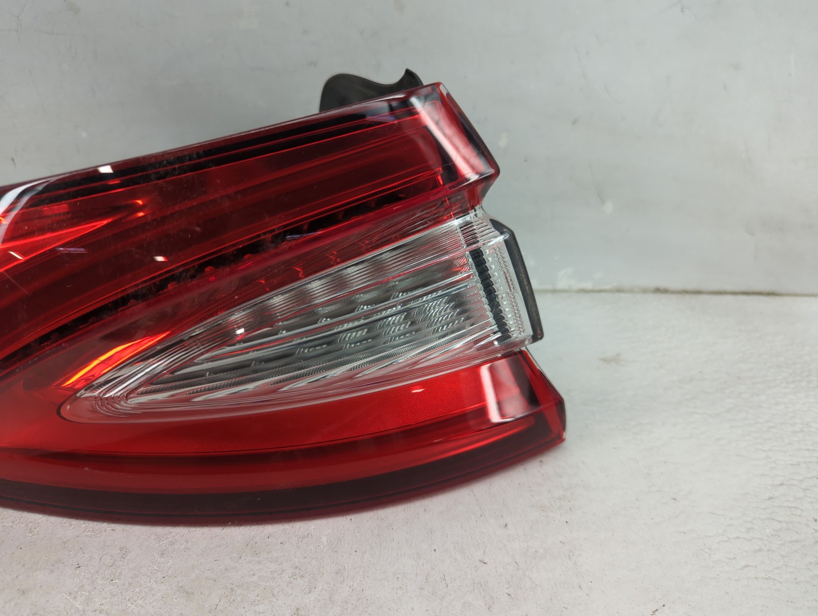 Maserati Ghibli 2017 Left Tail light