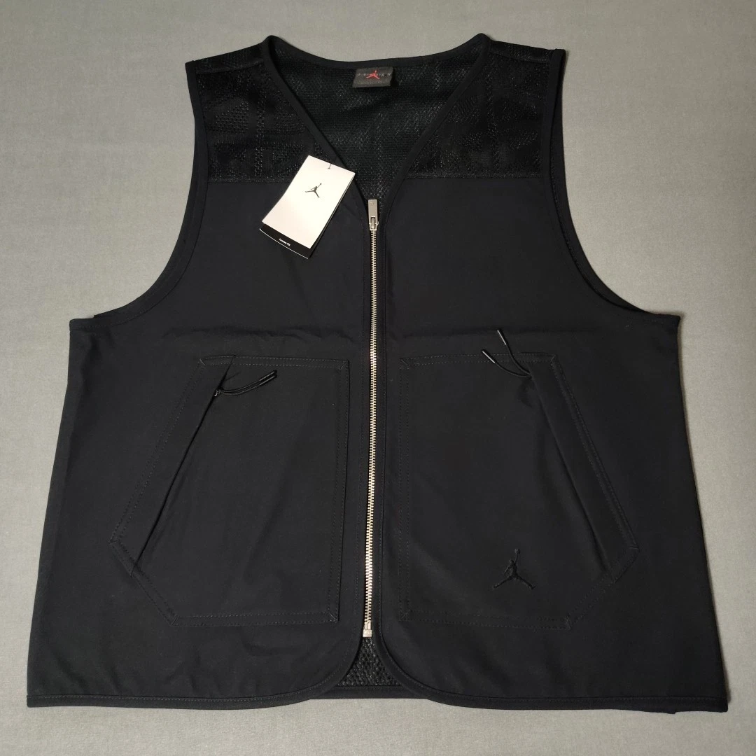 Jordan Vest Mens Small Black HF9327-010 Loose Fit Zip Pockets Mesh MSRP $140
