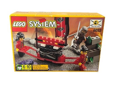 LEGO System (6033) Treasure Transport Castle/Ninja 1998 Cont. 51 Pcs 3 minifigs.