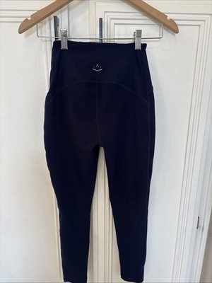 EUC Beyond Yoga Womens Navy  Stretch Cropped Leggings Silver Logo Sz S