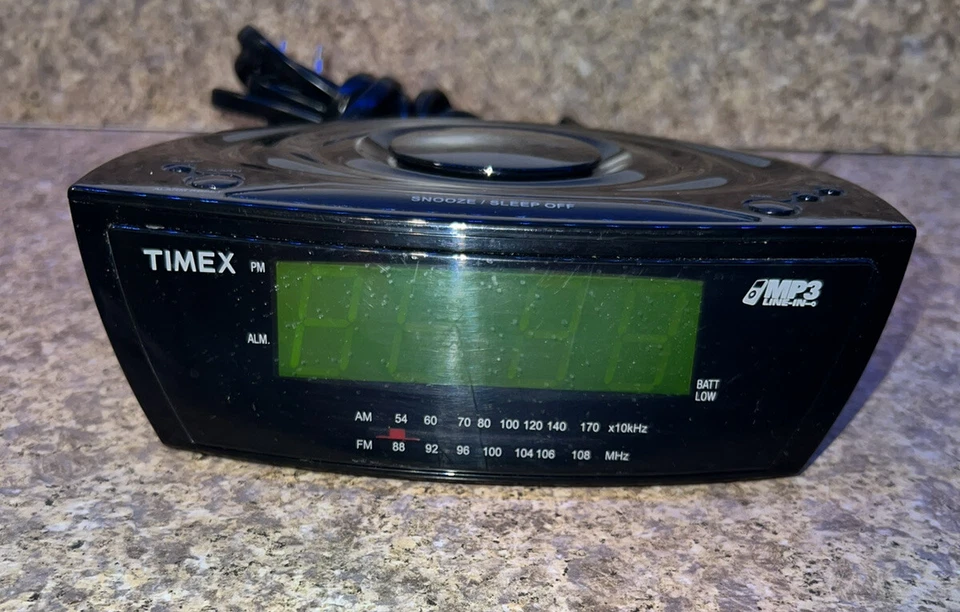 Timex Multi-Directional Sound Chamber Alarm Clock MP3 Player - T227BQ Tested - Image 2 of 4