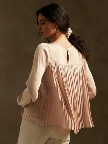 Blusa Banana Republic M in raso plissettato TAGLIA XS DUNE SABBIA CHIARA #749589 NUOVA - Foto 2 di 6