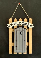 Primitive Country *WELCOME* Fence w/ Outhouse Door/Wall Hangar Hand Made 11"x8"
