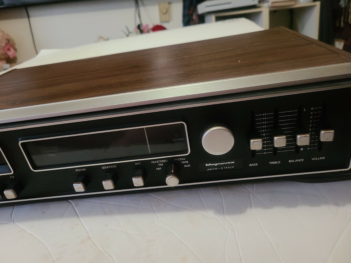 Magnavox 8 Track Player IV9072 AM FM 8 Track Player Record Magnavox 8 Track Player IV9072 AM FM 8 Track Player Record