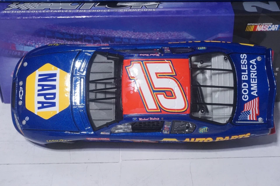 1:24 ACCIÓN 2002 #15 NAPA ESTRELLAS Y RAYAS DEI CHEVY MONTE CARLO MICHAEL WALTRIP Foto 3 de 4