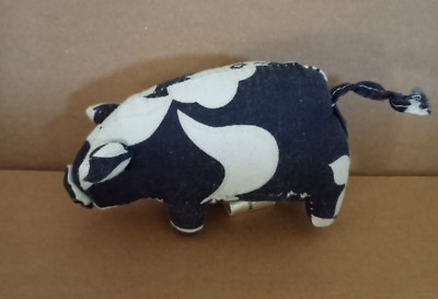 Michael J Gillan 4'' schwarz-weißes Schwein mit verdrahtetem Schwanz. Handwäsche. TOP