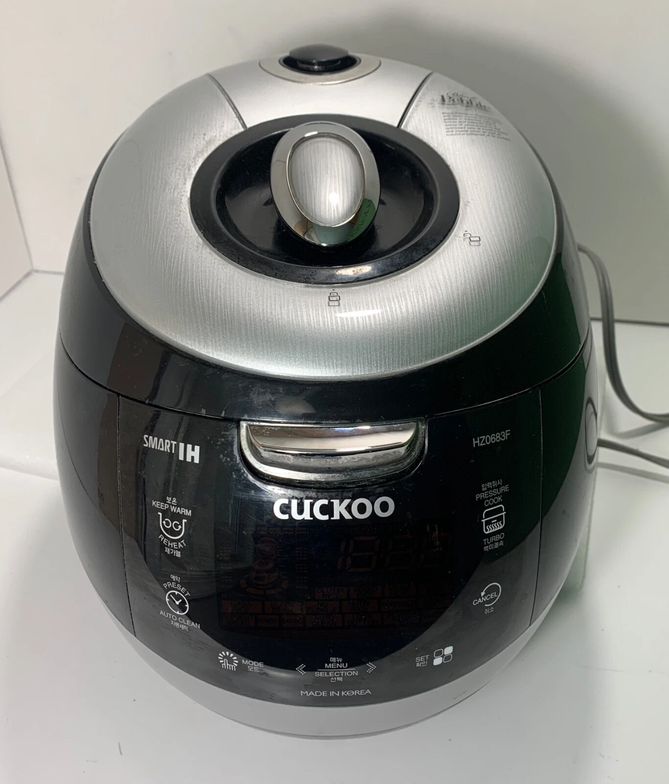 CUCKOO Smart IH Black HZ0683F Induction Heating Pressure Rice Cooker - TESTED