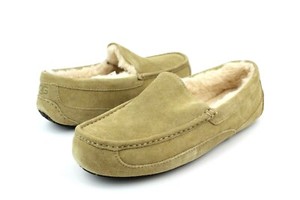 mens ugg slippers wide width