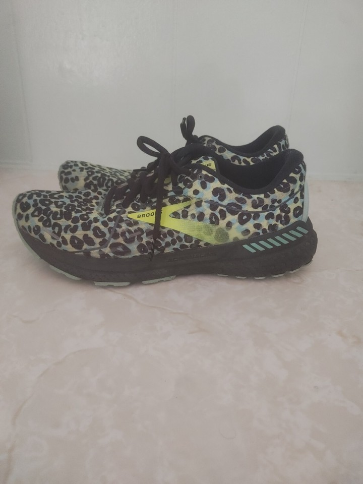 BROOKS Adrenaline GTS 21 Green Cheetah Print Running Fitness Shoes