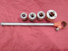 RIDGID 00-R RATCHETING PIPE THREAD CUTTER SET...