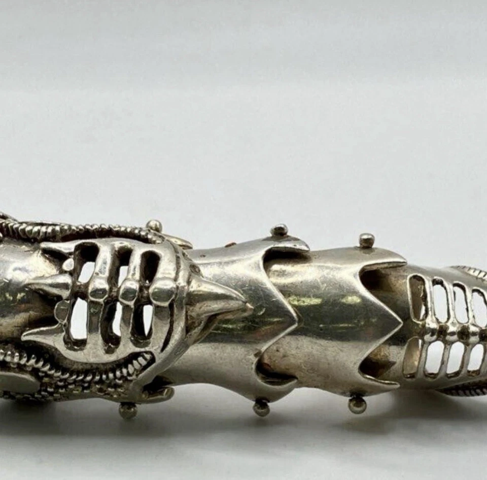 925 Sterling Silver Gothic Armor Ring Sourced from Berlin - Image 4 of 4
