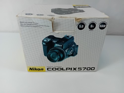 Black Nikon Coolpix5700 Digital Camera (No battery) with box and instructions H2 - Picture 10 of 11
