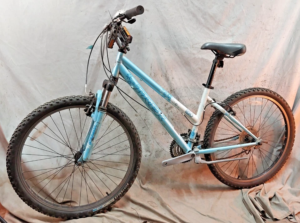 12' Trek 820 WSD MTB Bike 16" Small Hardtail Suspension Shimano Women's Commuter - Image 2 of 4