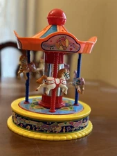 Vintage 1991 Redbox Musical Wind Up Horse Carousel Play Its A Small World