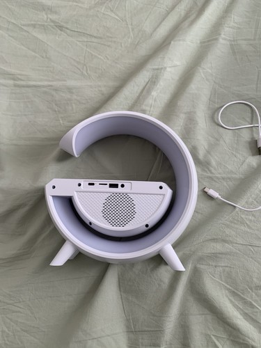 Smart LED Alarm Clock with Bluetooth Speaker and Wireless Phone Charger - Zdjęcie 2 z 2