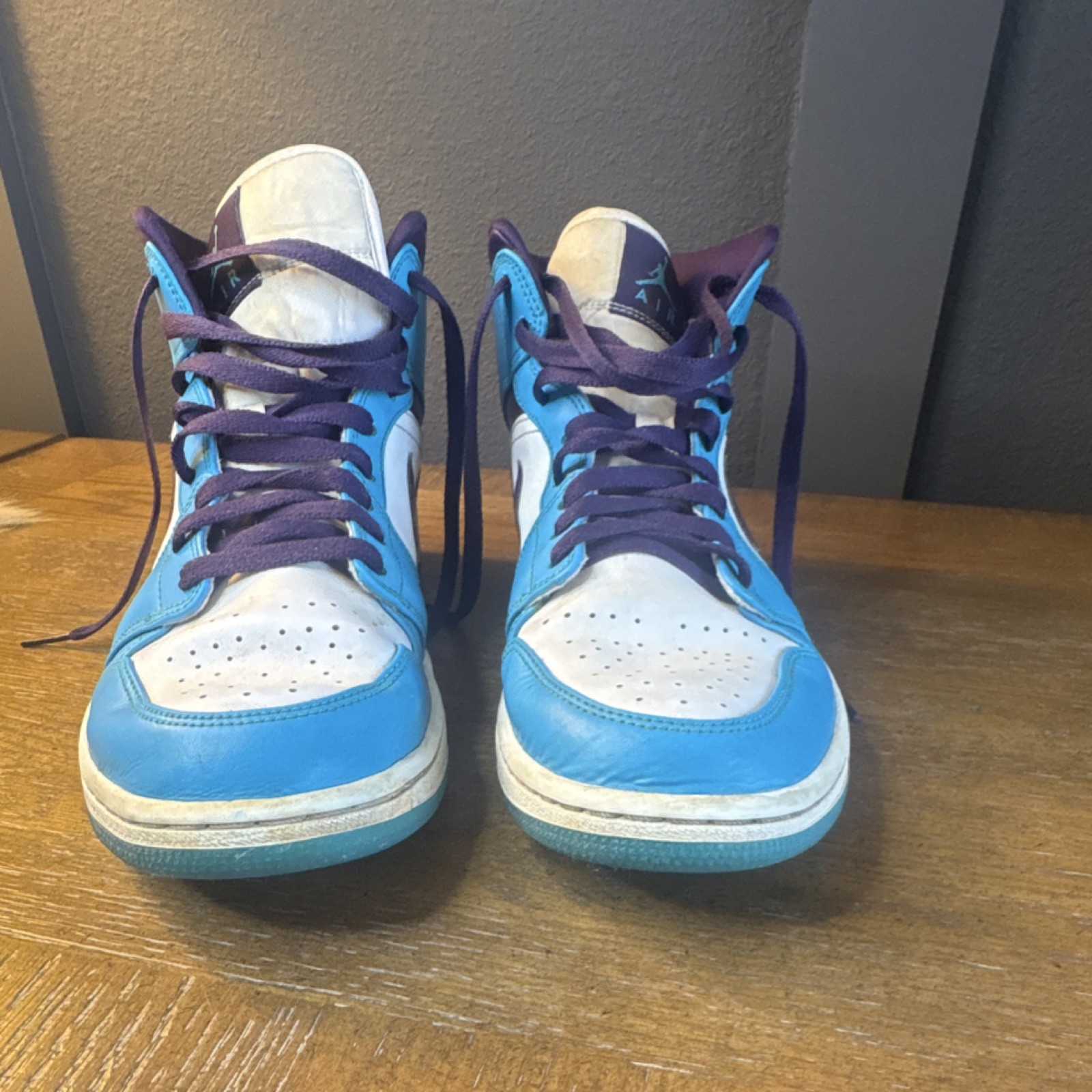 Jordan Air Jordan 1 Mid Hornets Blue White Purple Leather Athletic Sneaker 10.5 thumbnail 3
