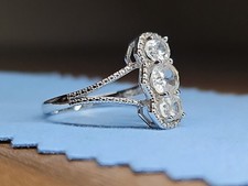 Womans 925 Sterling Silver 3 Stone Ring Size: 9