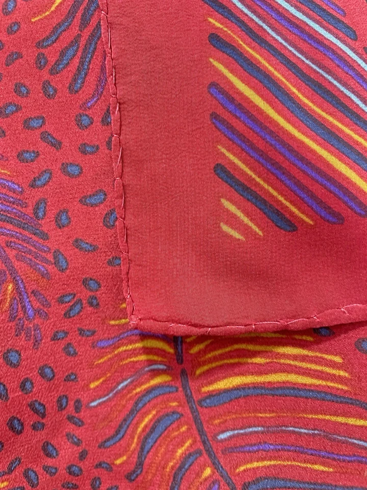 Y3#Givenchy Nouvelle Boutique Bufanda de Seda Roja Multicolor Estampado de Plumas De Colección Foto 3 de 4