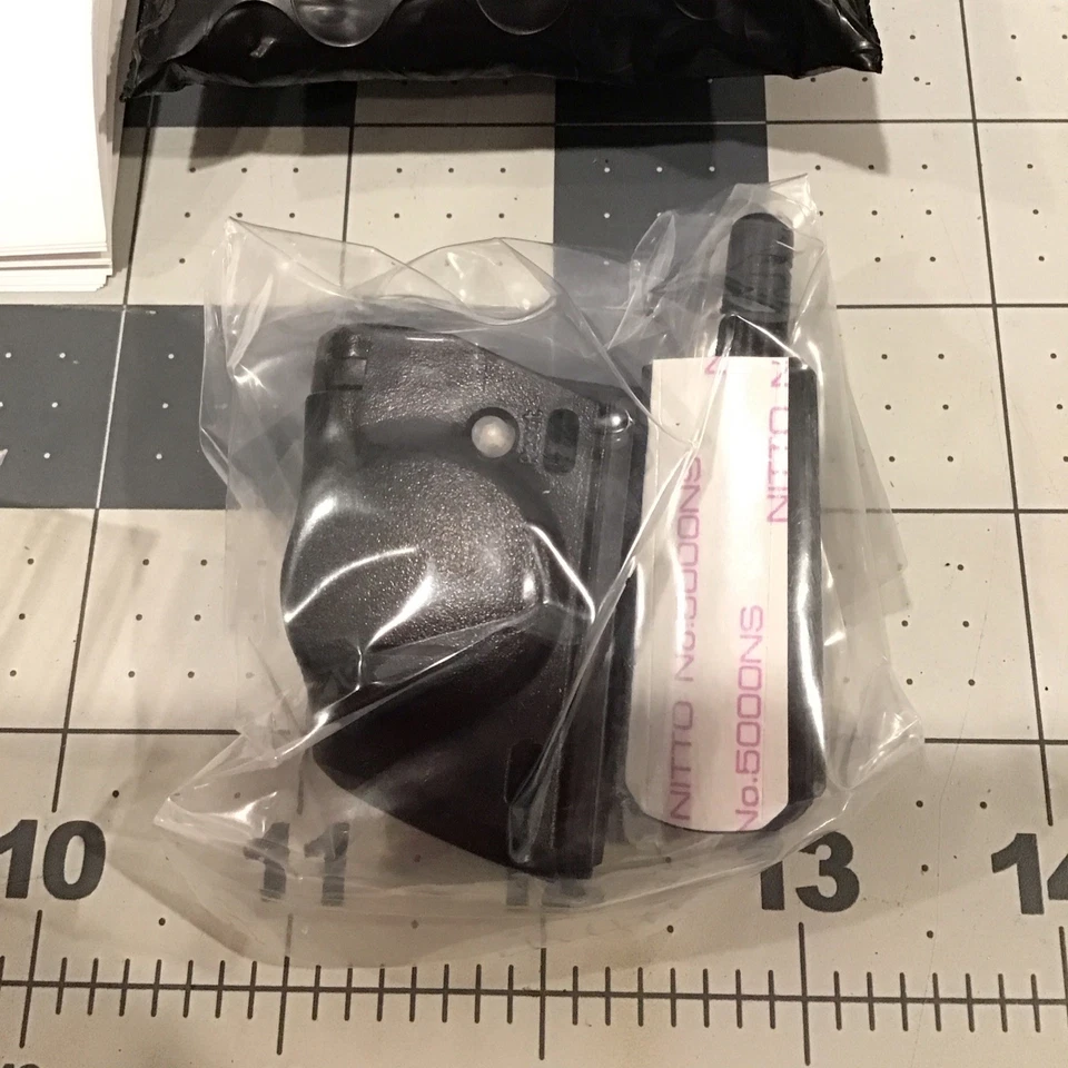 NUOVO in SCATOLA GARMIN GSC10 Sensore Velocità/Cadenza Bici Nero 010-10644-00 Non Testato - Immagine 2 di 4