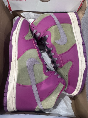 NWT WMNS DUNK HIGH 'DYNAMIC BERRY'