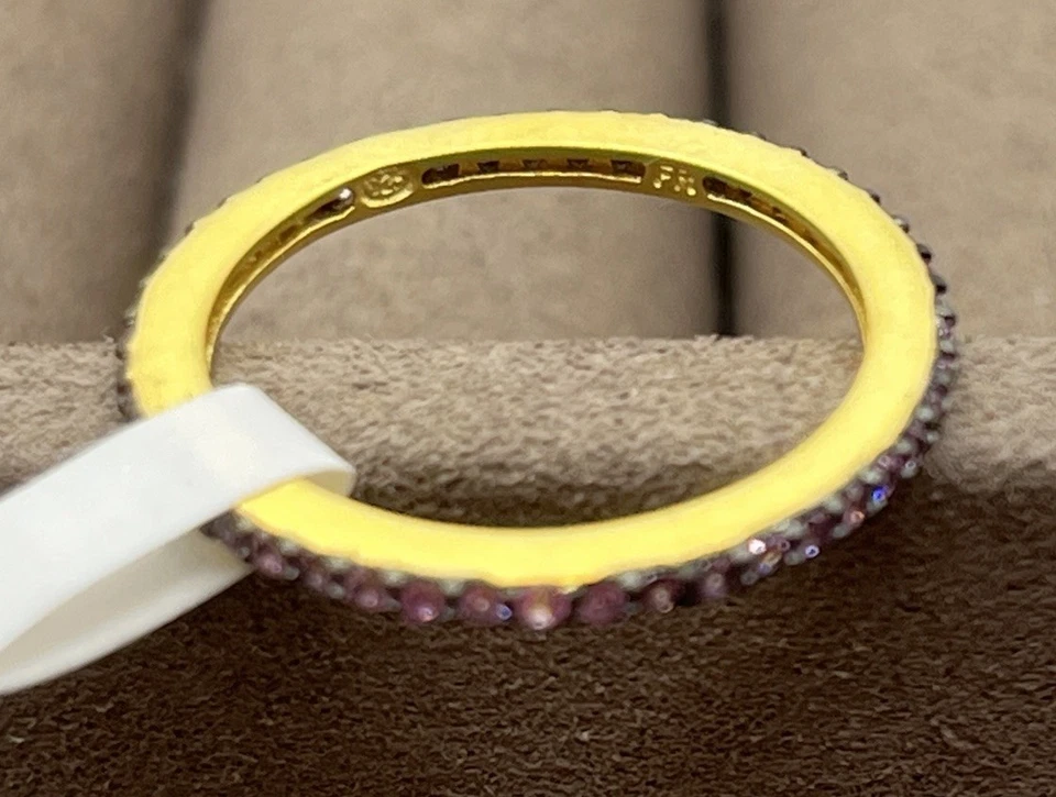 Anillo apilable Freida Rothman púrpura circonita cúbica pavé enchapado en 14K sobre SS talla 6 Foto 3 de 4