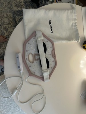 SolaWave Winkle & Bacteria Clearing Light Therapy Mask & Charging Cord