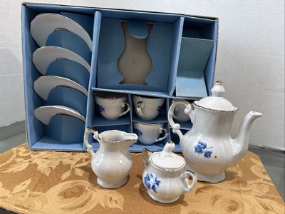 NEW Royal Kahla Fine Porcelain Toy Tea Set 1987 Blue Rose Gen. Gold Trim 13pc