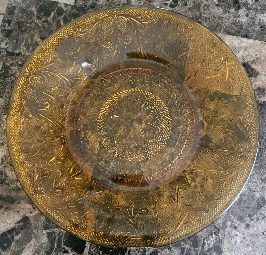 Vintage Indiana Glass Daisy Amber Dinner/Display Plate. Rare-1940s Sandwich.
