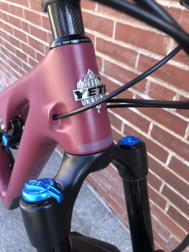 Yeti SB140 2021 serie C pequeño SLX de 12 velocidades rendimiento Fox - menos de 3 horas de uso Foto 3 de 4