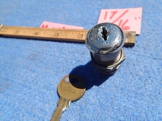 1939 Seeburg Classic Vogue Plaza Cabinet Door Lock 17/16" Duo with M 1400 key