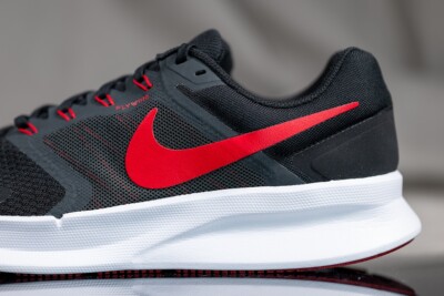 NIKE RUN SWIFT 3 shoes for men, NEW & AUTHENTIC, US size 11