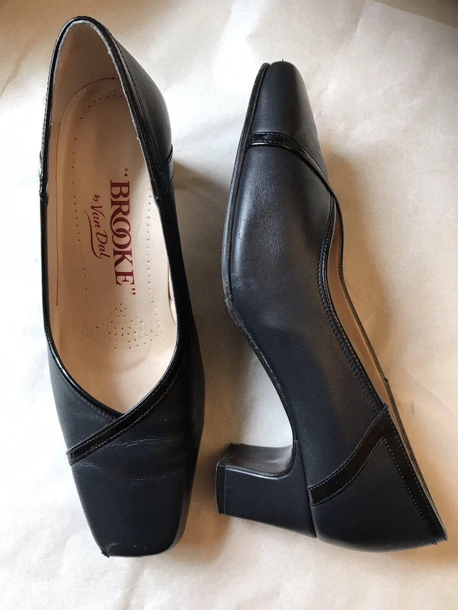 Navy leather hotsell court shoes
