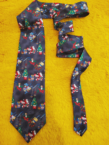 TABASCO PEPPER SAUCE ~ MENS CHRISTMAS TIE ~ SANTA ORNAMENTS BELLS WREATH ~ 57" - Picture 3 of 3