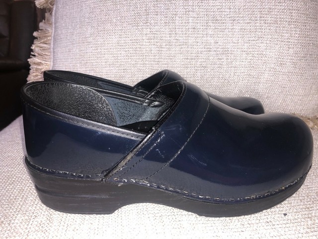 navy blue womens clogs