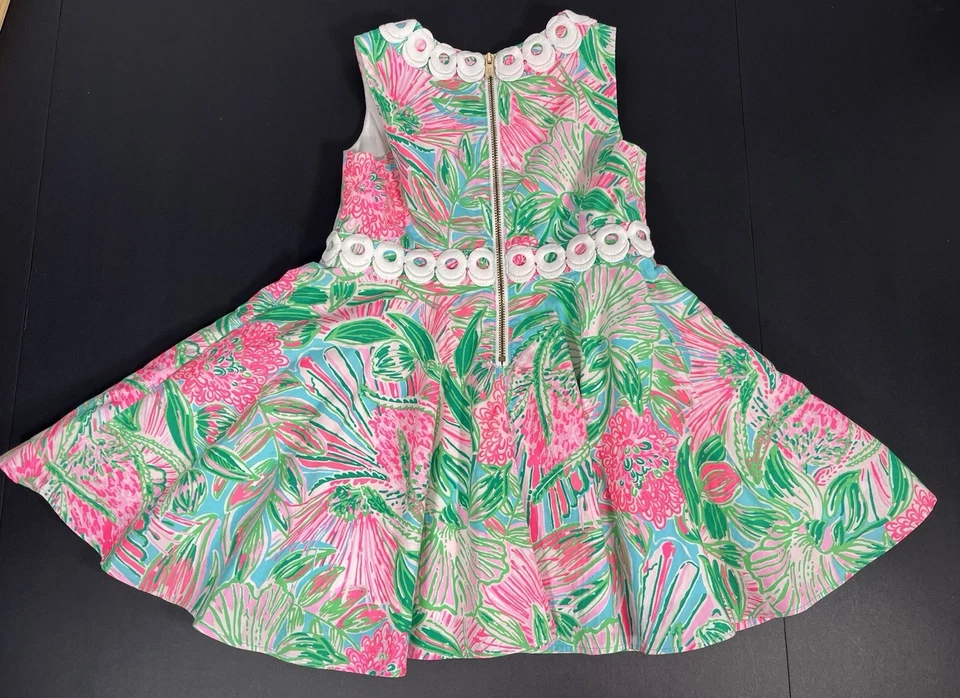 Vestido Idalia Lilly Pulitzer Meninas Tamanho 4 Estampa “Blue Horizan Coming In Hot” - Imagem 4 de 4