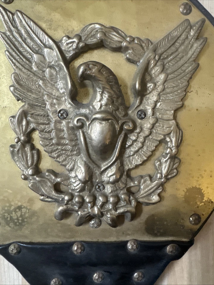 Fuelle de chimenea vintage de latón y madera con emblema de águila enchapado en latón funciona Foto 2 de 4