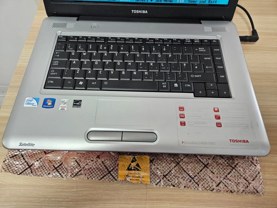 Toshiba Satellite L450-18D - Celeron T3100 - 2GB Ram - No Storage - Image 2 of 4
