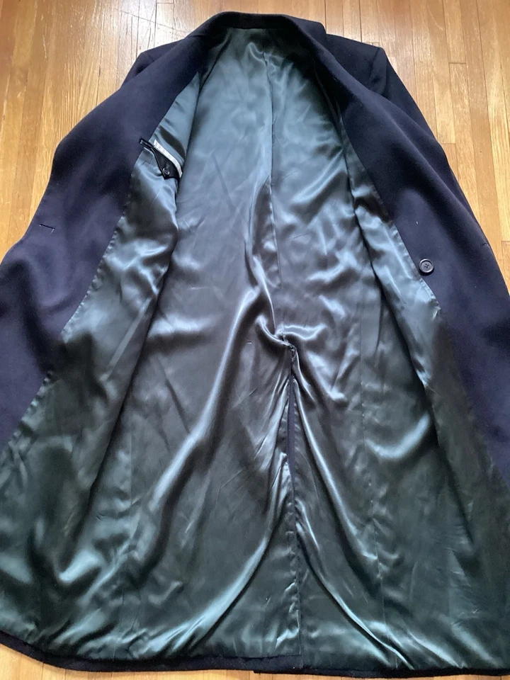 Vintage Perry Ellis 46R Solid Navy Blue Overcoat,Heavyweight Wool,Flaw Button - Image 4 of 4
