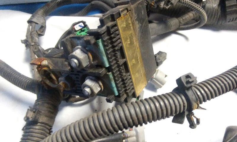 Arnés de cables del motor Nissan NV2500 2016 5,6 litros Foto 3 de 4