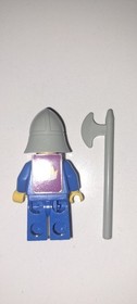  LEGO YELLOW CASTLE 375,6075 BLUE CROWN KNIGHT w/axe ARMSMAN MINIFIGURE