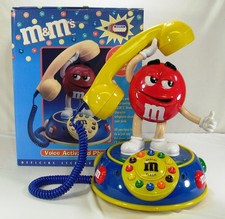 M M's VOICE ACTIVATED  ANIMATED CORDED TELEPHONE - NEW IN BOX - FREE S H